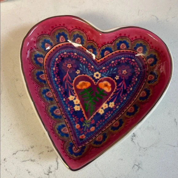 Natural Life Heart Shaped Trinket Dish, Candle & Box - Picture 3 of 17